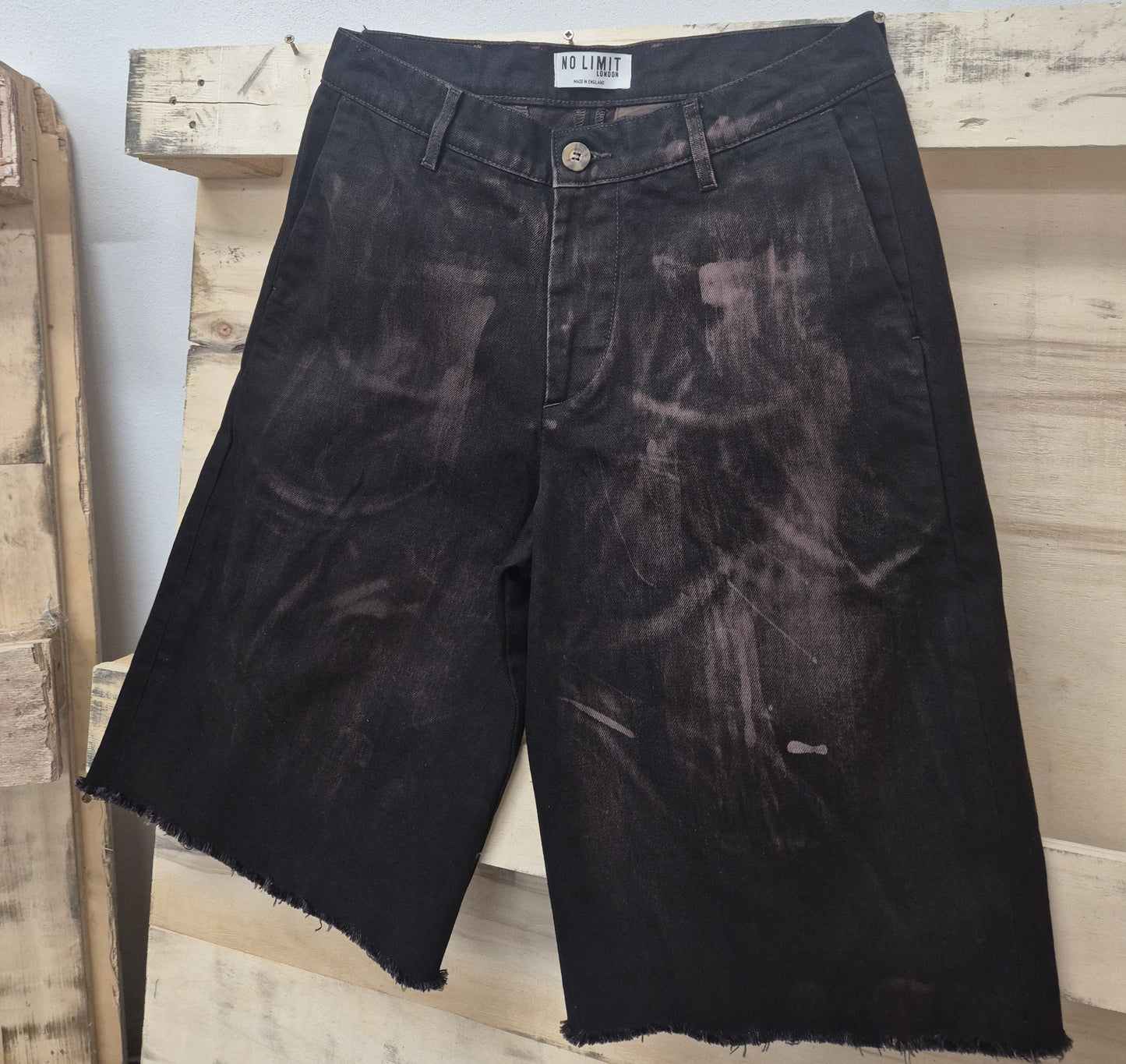 Men's Denim 3 Quarter Length Baggy Bleached Effect Barrow Frayed Shorts Dark Chocolate 1015