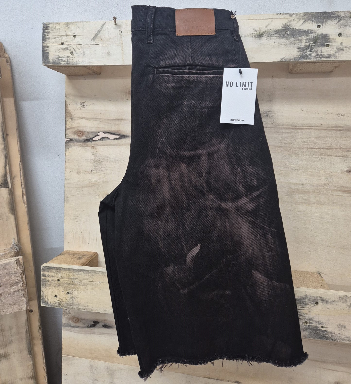 Men's Denim 3 Quarter Length Baggy Bleached Effect Barrow Frayed Shorts Dark Chocolate 1015