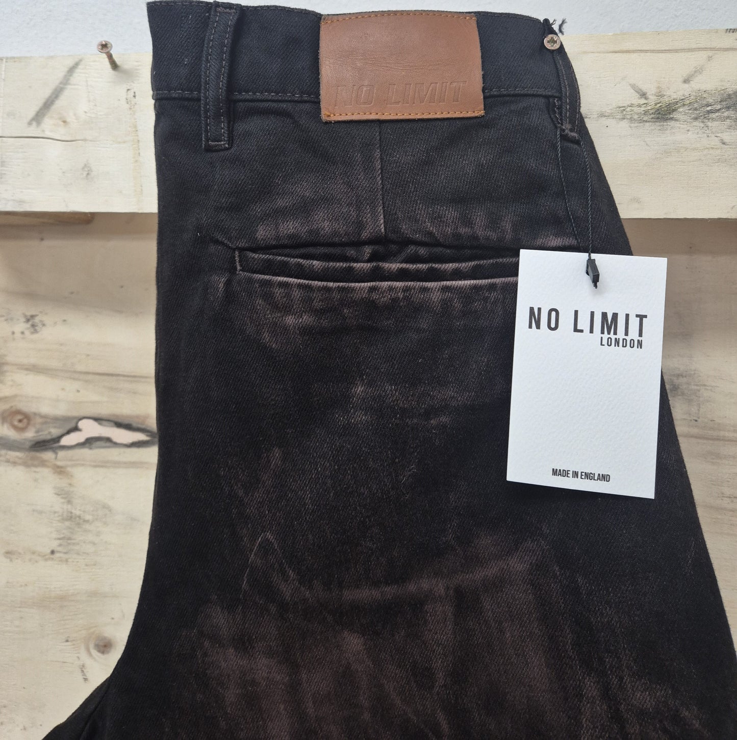Men's Denim 3 Quarter Length Baggy Bleached Effect Barrow Frayed Shorts Dark Chocolate 1015