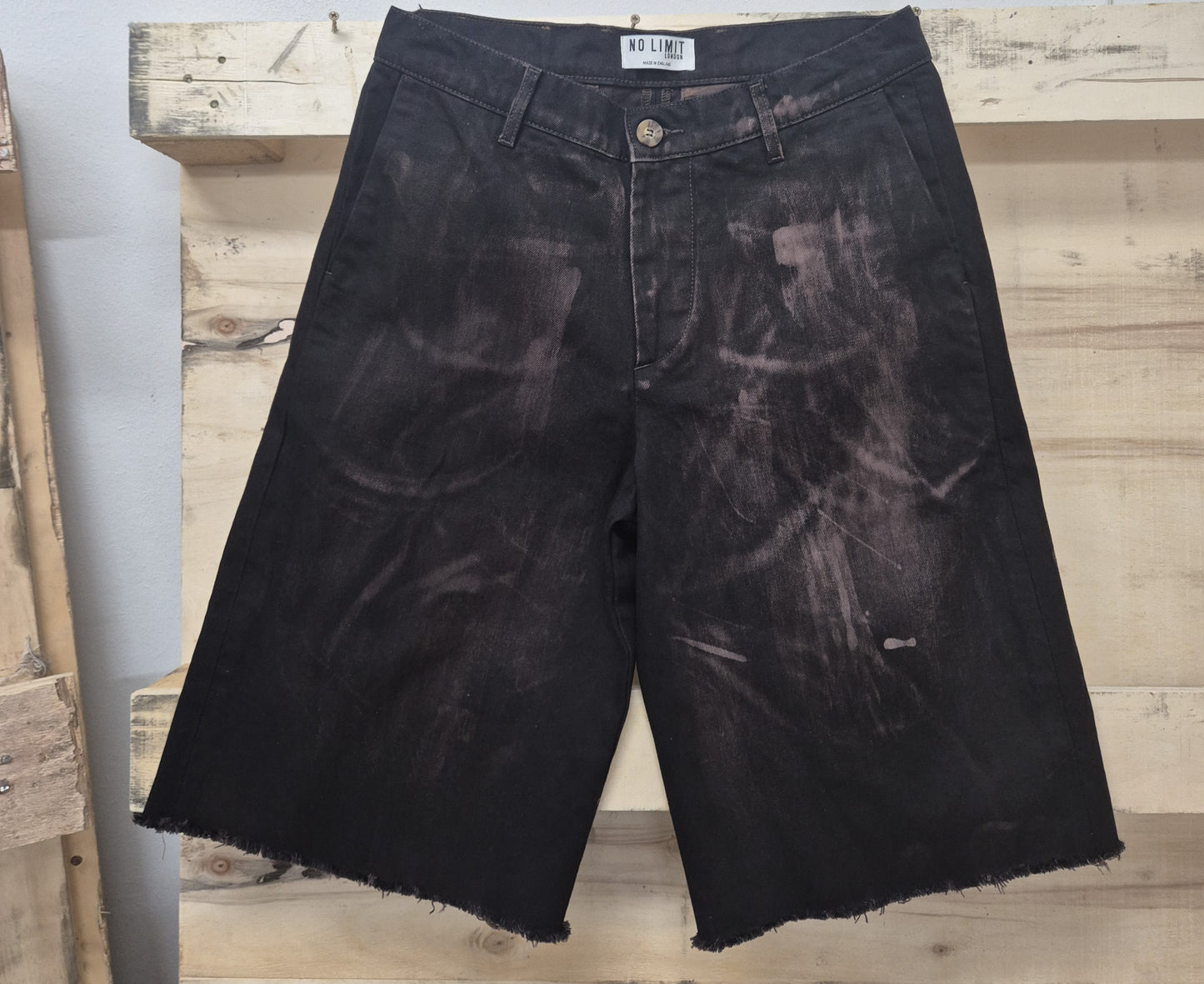 Men's Denim 3 Quarter Length Baggy Bleached Effect Barrow Frayed Shorts Dark Chocolate 1015