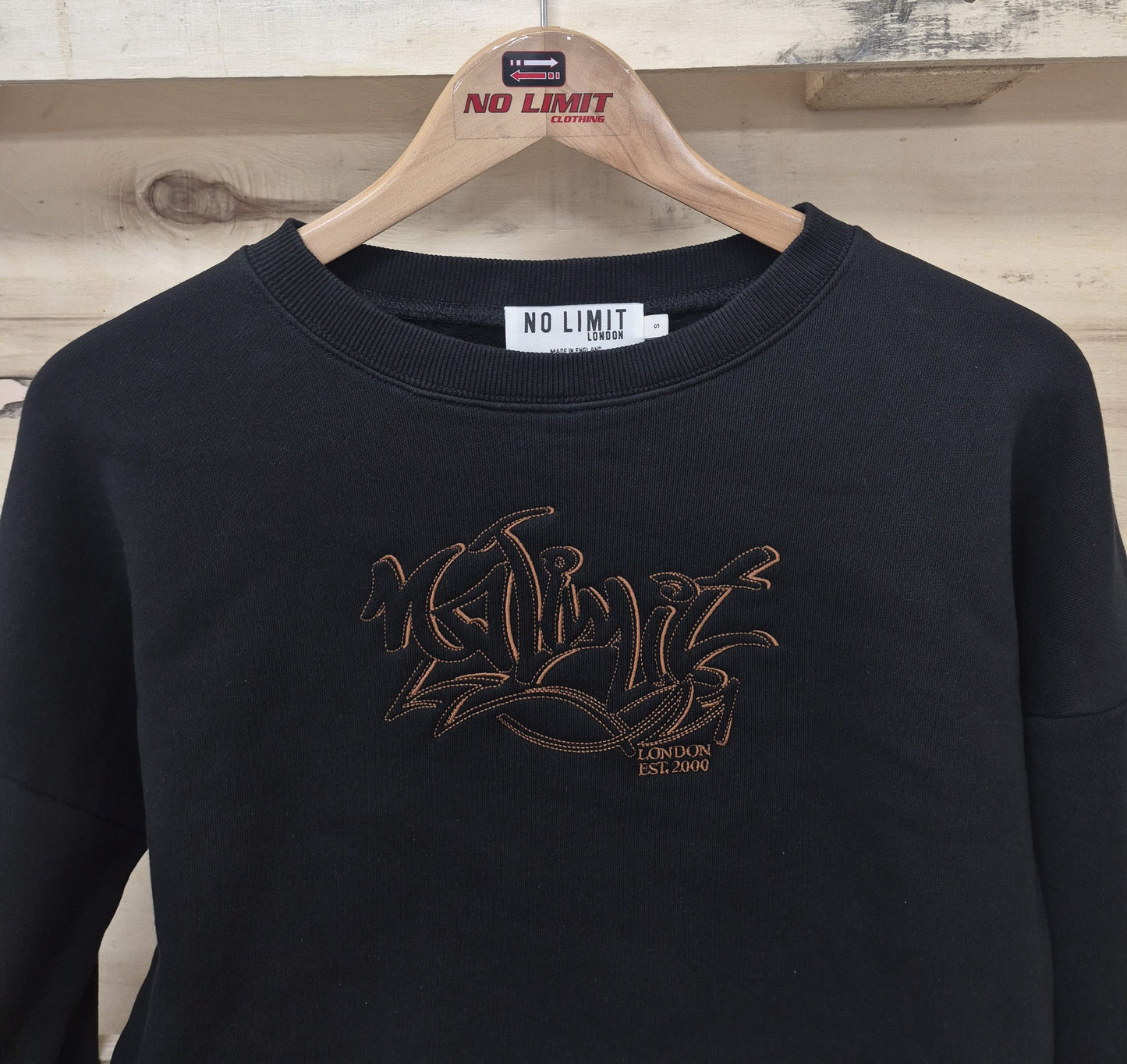 Women' Gym Workout Black Cropped pullover Sweatshirt No Limit Embroidery