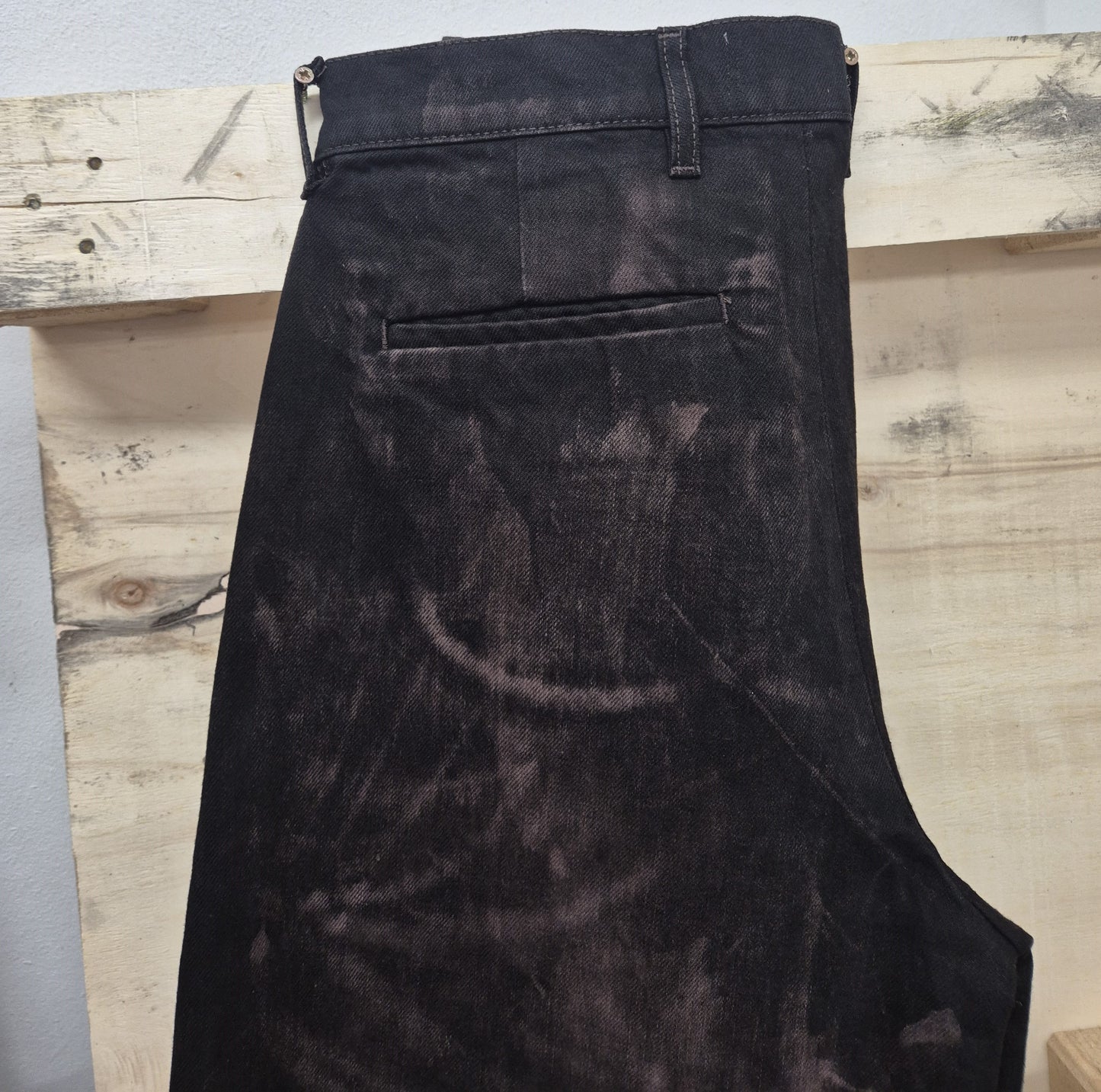 Men's Denim 3 Quarter Length Baggy Bleached Effect Barrow Frayed Shorts Dark Chocolate   1015
