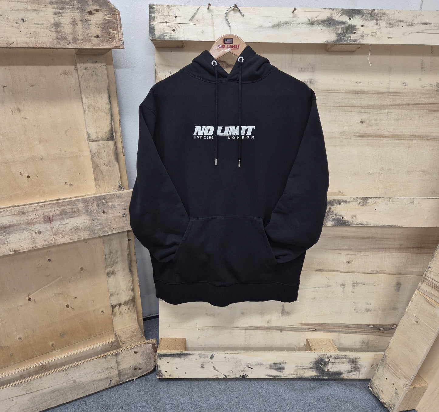Black hoodie Essential No Limit Logo Chest Embroidery