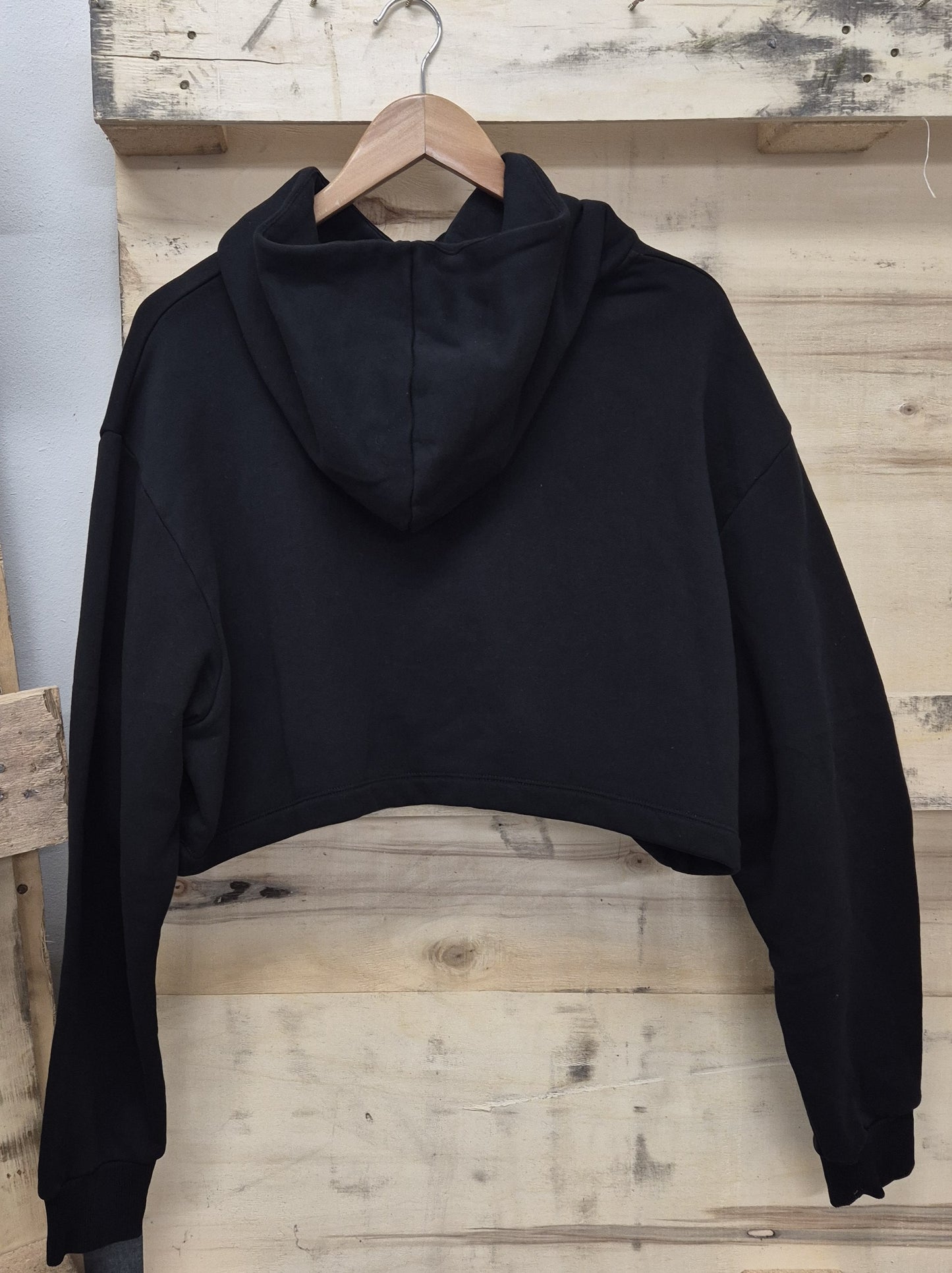 Women' Gym Black Cropped Hoodie Purple Chain No Limit London Embroidery
