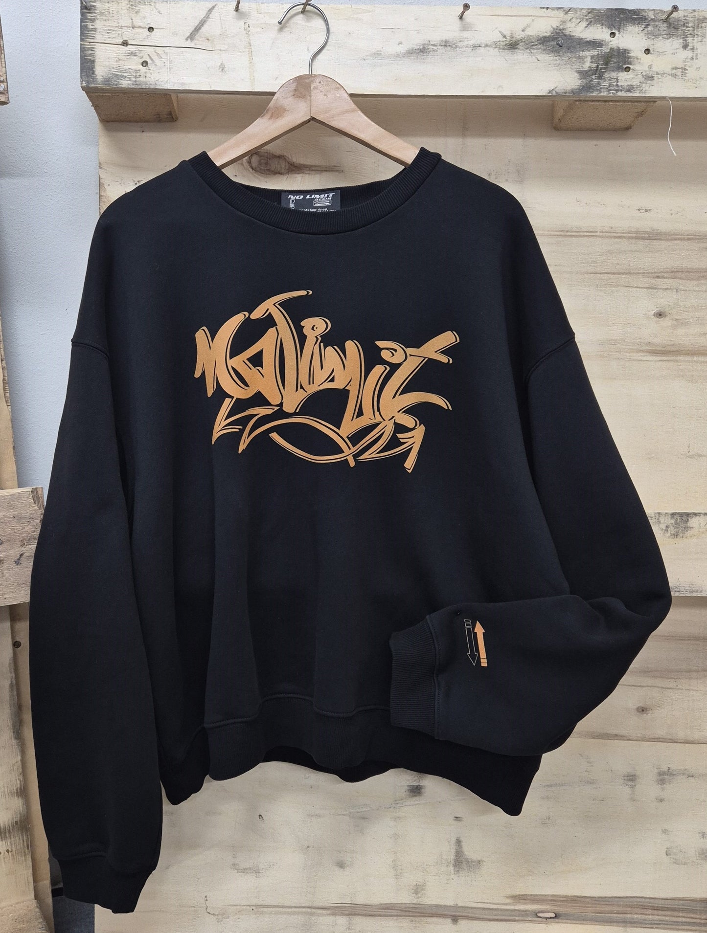Men's No Limit Electric Rust Gold Graffiti Print Logo Essential Sweatshirt