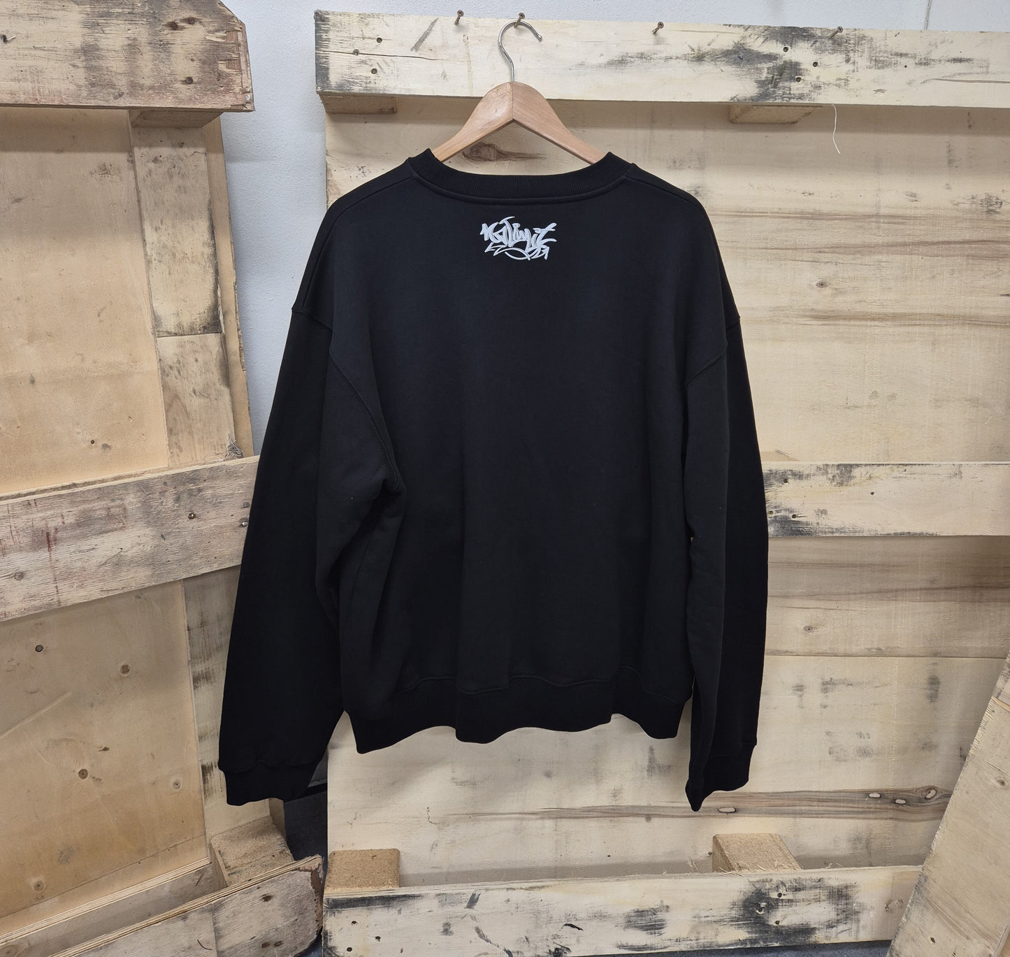 Men's No Limit Electric White Graffiti Print Logo Essential Sweatshirt