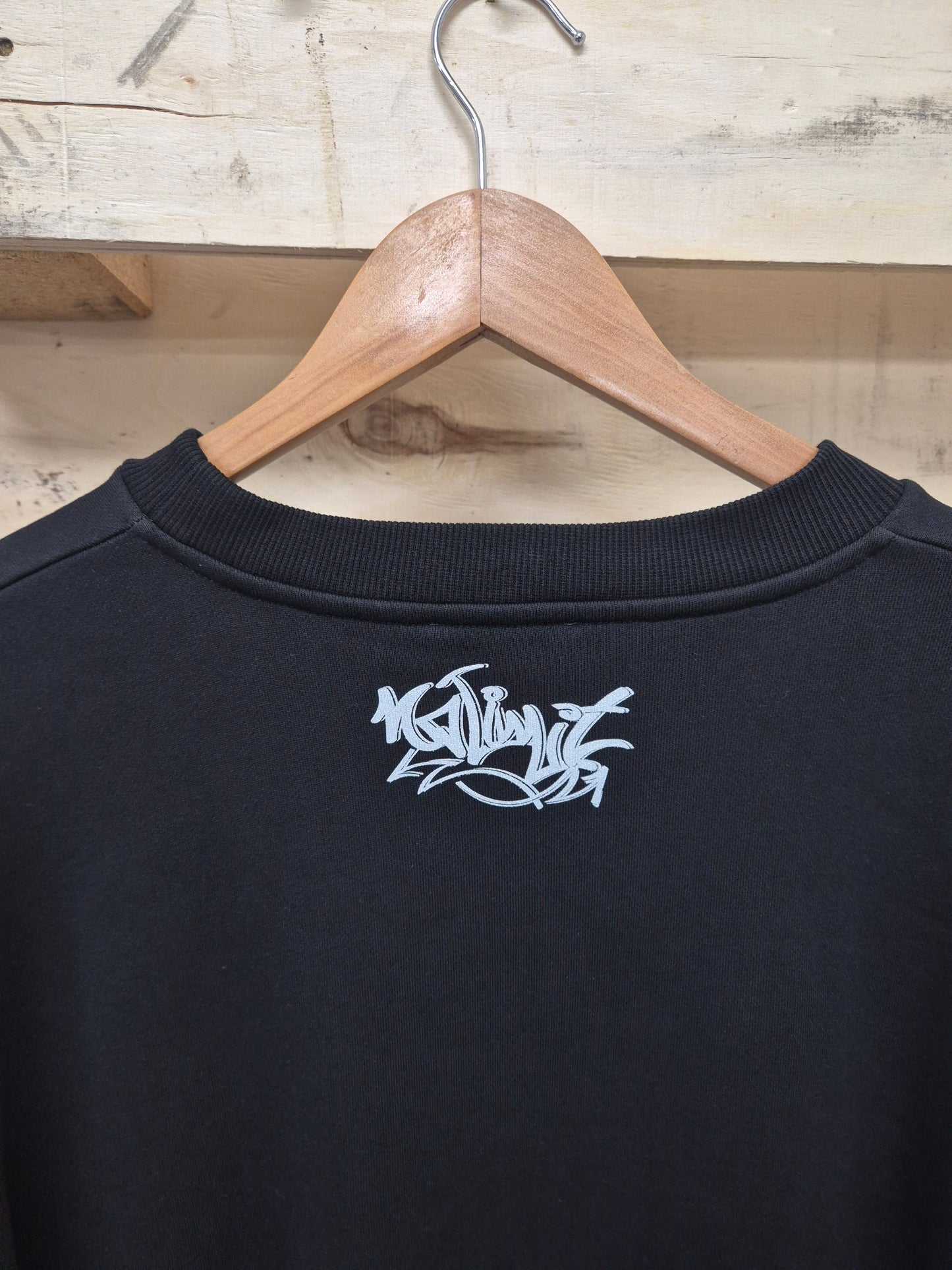 Men's No Limit Electric White Graffiti Print Logo Essential Sweatshirt